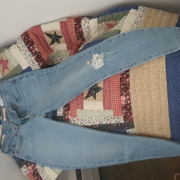Ankle length/cropped Levis wedgie size 26 - Picture 3 of 10